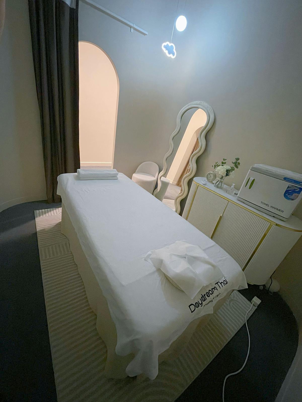 Daydream Thai Plain & Simple Massage __ Spa treatment room